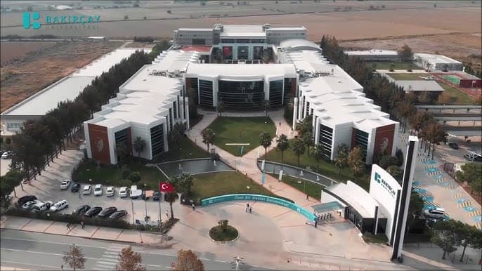 İzmir Bakırçay Üniversitesi kampüsü