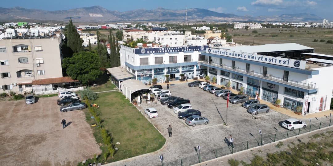 Akdeniz Karpaz Üniversitesi kampüsü